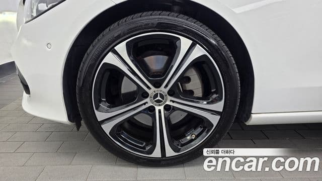 Mercedes-Benz C-Class 2023 — фото 5 из 20