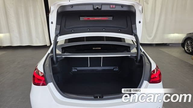 Mercedes-Benz C-Class 2023 — фото 20 из 20