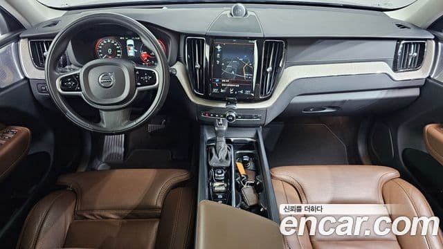 Volvo XC60 2019 — Şəkil 7/20