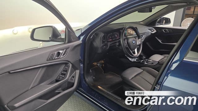 BMW 1 Series 2023 — Şəkil 10/20