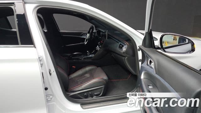 Genesis G70 2018 — ფოტო 18/20