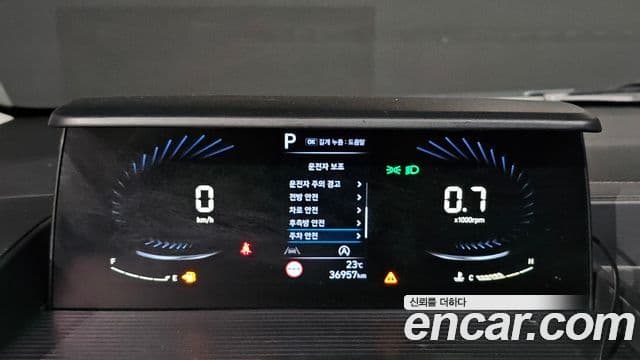 Hyundai Staria 2022 — Фото 8/20