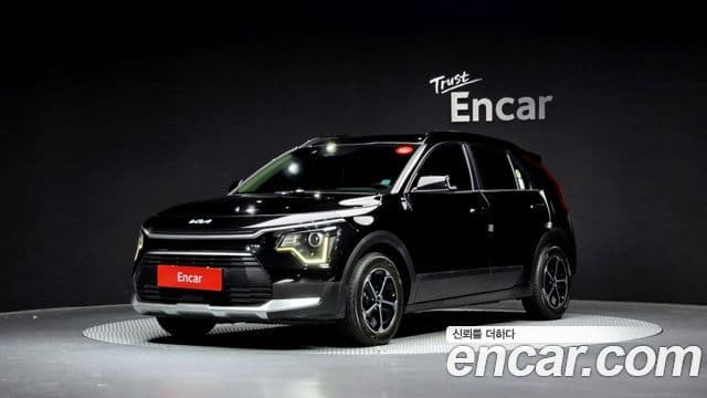 Kia Niro 2022 — Фото 1/20