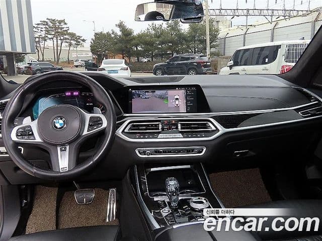 BMW X7 2020 — ფოტო 13/20