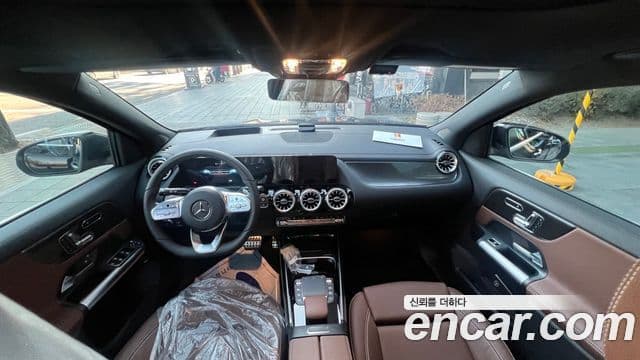 Mercedes-Benz GLA-Class 2023 — Şəkil 8/8