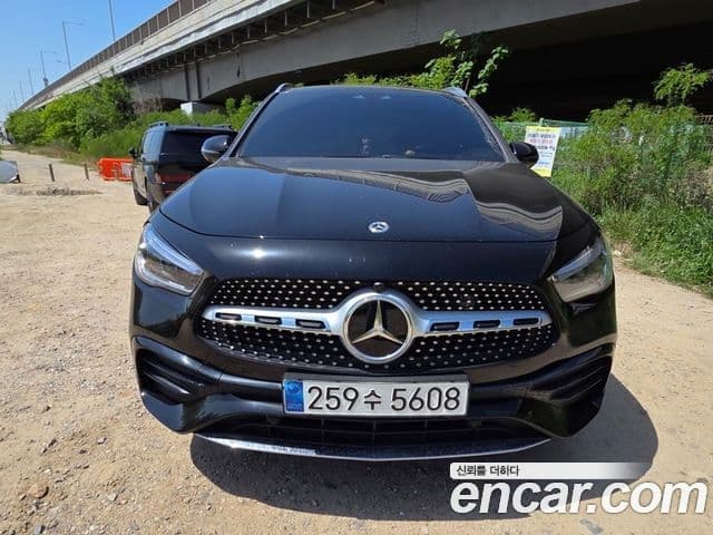Mercedes-Benz GLA-Class 2023 — Şəkil 7/8