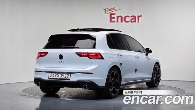 Volkswagen Golf 2025 — ფოტო 2/20