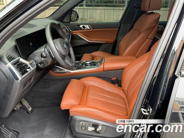 BMW X7 2025 — ფოტო 8/20