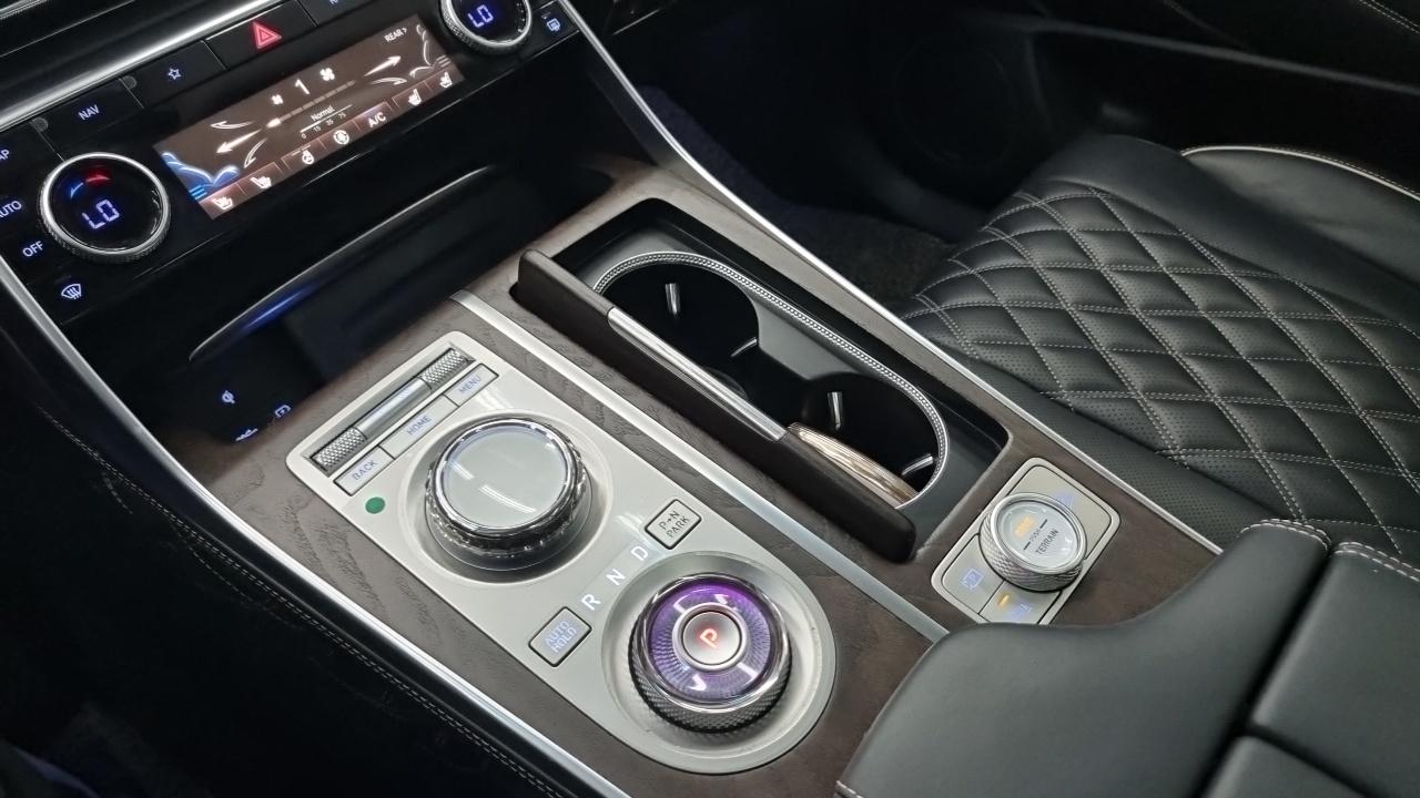 Genesis GV80 2023 — ფოტო 8/18