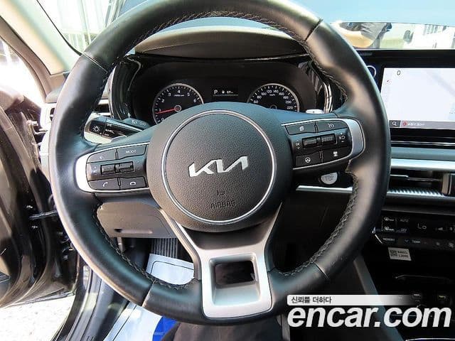 Kia K5 2023 — Şəkil 7/19