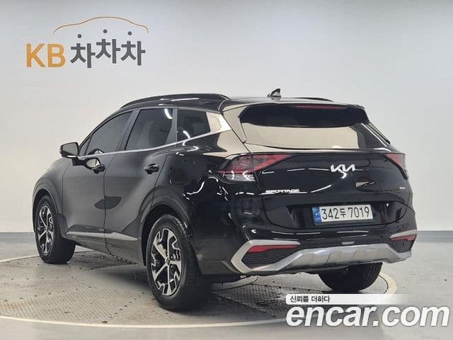 Kia Sportage 2022 — Фото 1/20