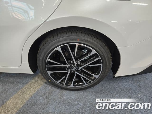 Toyota Camry 2026 — Photo 8/11