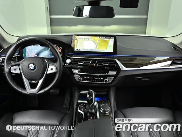 BMW 5 Series 2023 — Şəkil 9/20