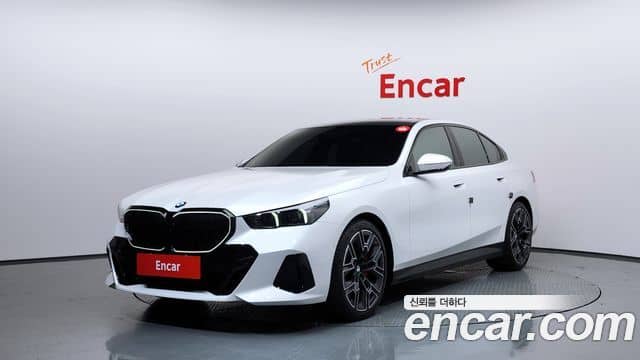 BMW 5 Series, 2025