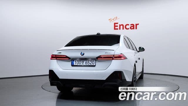 BMW 5 Series 2025 — ფოტო 4/20