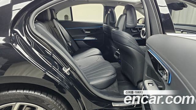 Mercedes-Benz E-Class 2025 — ფოტო 11/20