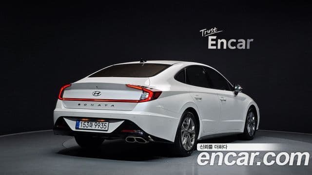 Hyundai Sonata Hybrid 2021 — Photo 5/30