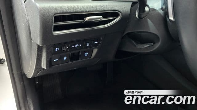 Hyundai Sonata Hybrid 2021 — Photo 9/30