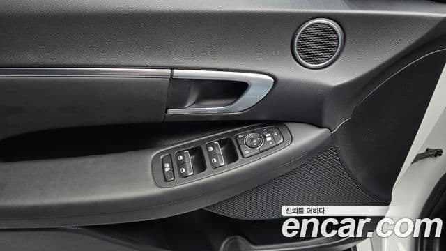 Hyundai Sonata Hybrid 2021 — Photo 15/30