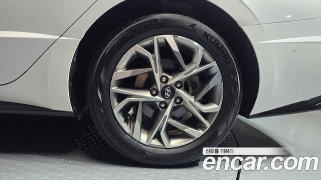 Hyundai Sonata Hybrid 2021 — Photo 23/30