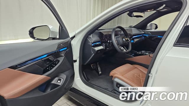 BMW 5 Series 2025 — Şəkil 10/20