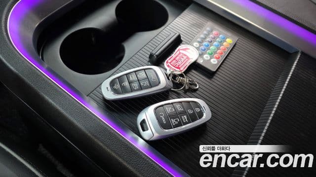 Hyundai Staria 2024 — ფოტო 19/20