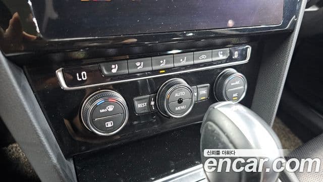 Volkswagen Arteon 2019 — ფოტო 17/20