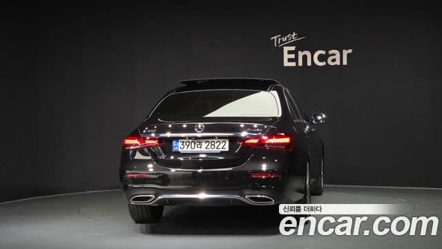 Mercedes-Benz E-Class 2021 — Фото 4/20