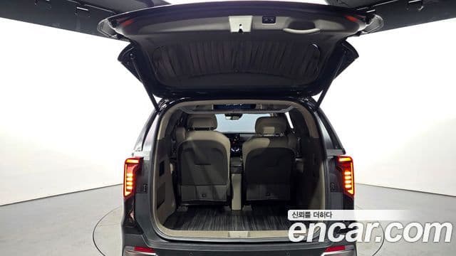 Kia Carnival 2024 — ფოტო 17/20