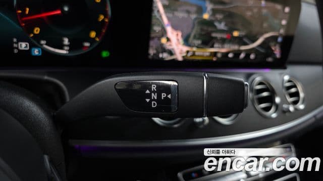 Mercedes-Benz E-Class 2023 — Фото 9/20