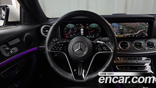 Mercedes-Benz E-Class 2023 — Фото 13/20