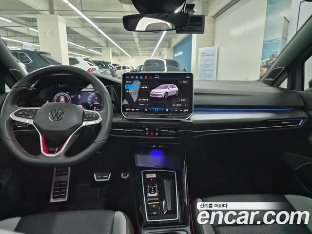 Volkswagen Golf 2025 — ფოტო 1/20