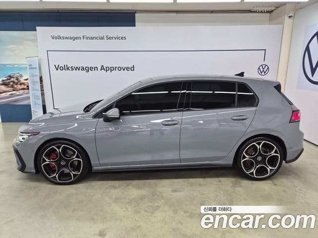 Volkswagen Golf 2025 — ფოტო 7/20