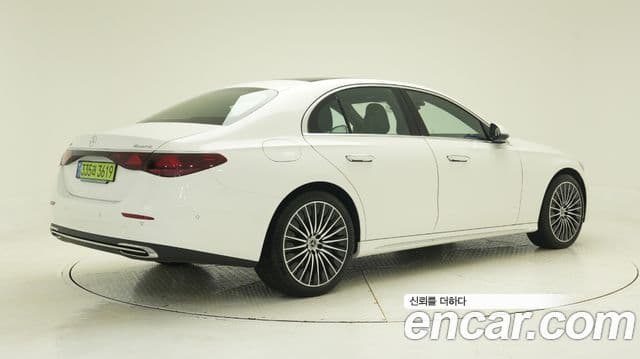 Mercedes-Benz E-Class 2025 — ფოტო 1/18