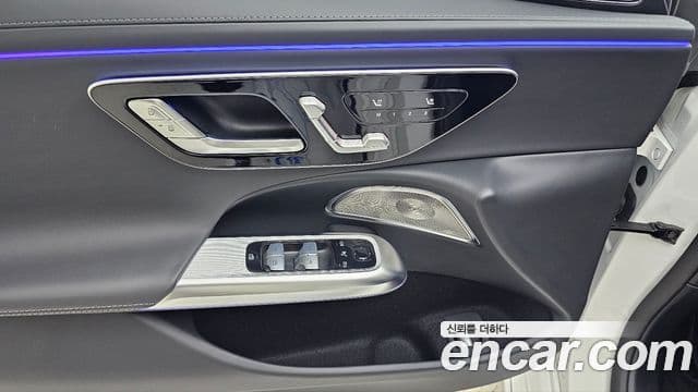 Mercedes-Benz E-Class 2025 — фото 15 из 18
