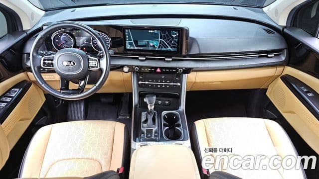 Kia Carnival 2021 — фото 7 из 20