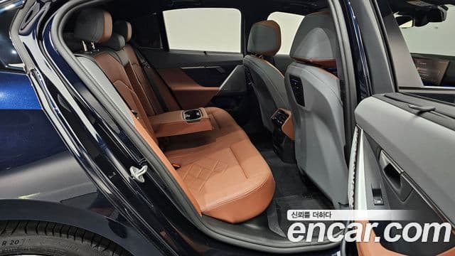 BMW 5 Series 2025 — Şəkil 11/20