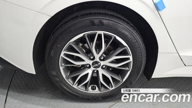 Kia K5 2023 — ფოტო 5/20