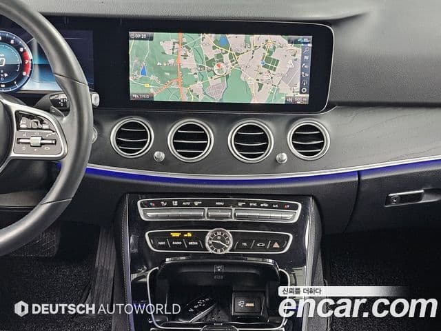 Mercedes-Benz E-Class 2020 — ფოტო 13/20