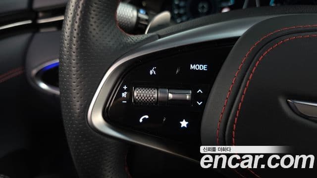 Genesis GV70 2021 — ფოტო 27/34