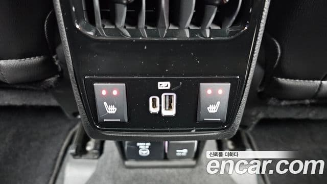 Jeep Compass 2022 — ფოტო 18/20