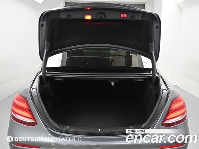 Mercedes-Benz E-Class 2019 — Şəkil 19/20
