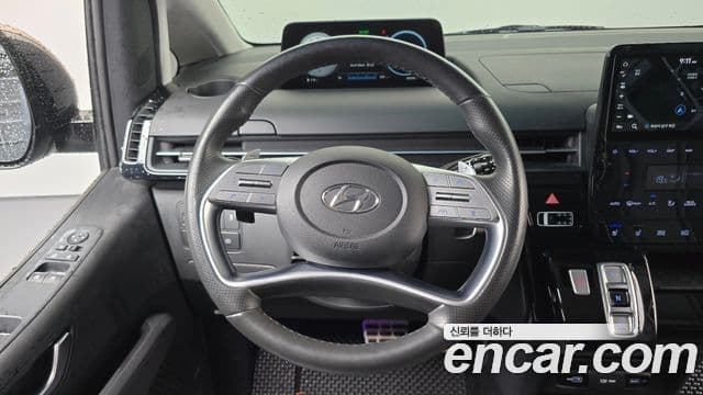 Hyundai Staria 2022 — фото 13 из 20