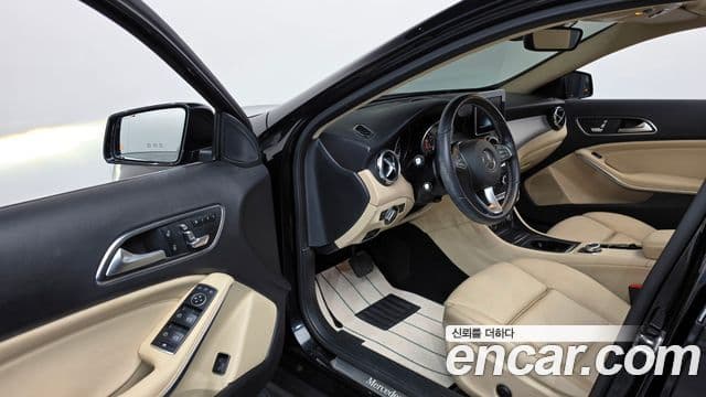 Mercedes-Benz GLA-Class 2019 — фото 9 из 20