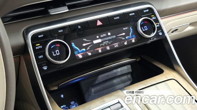 Genesis GV80 2023 — Photo 14/36