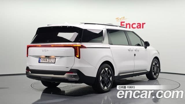 Kia Carnival 2024 — Şəkil 2/20