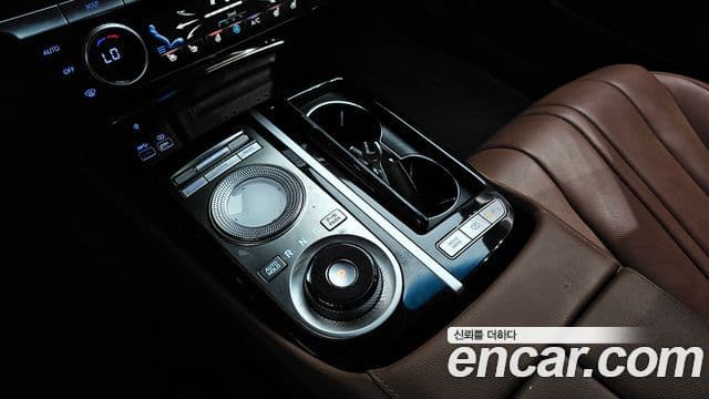 Genesis Electrified G80 2022 — Şəkil 9/20