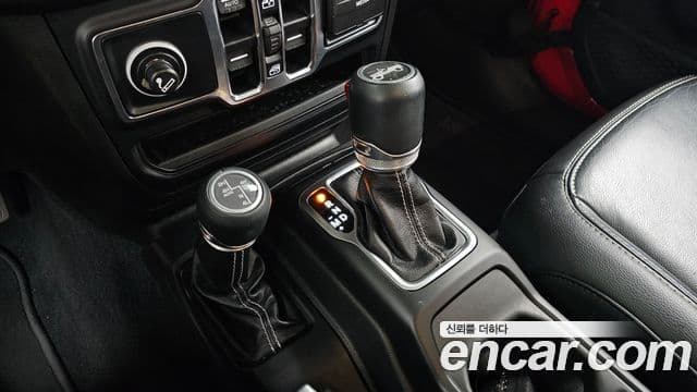 Jeep Wrangler 2019 — фото 9 из 20