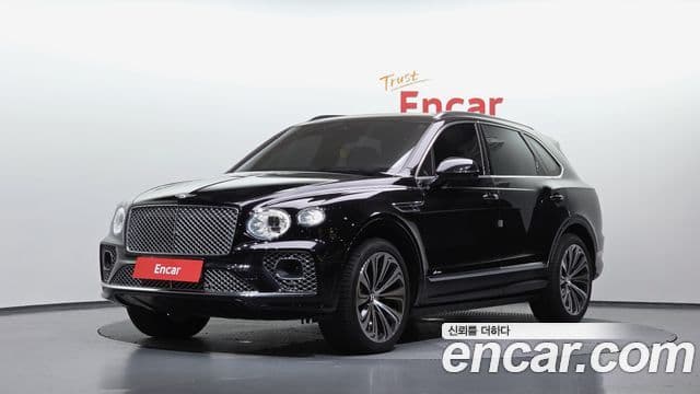 Bentley Bentayga 2023 — Фото 1/20