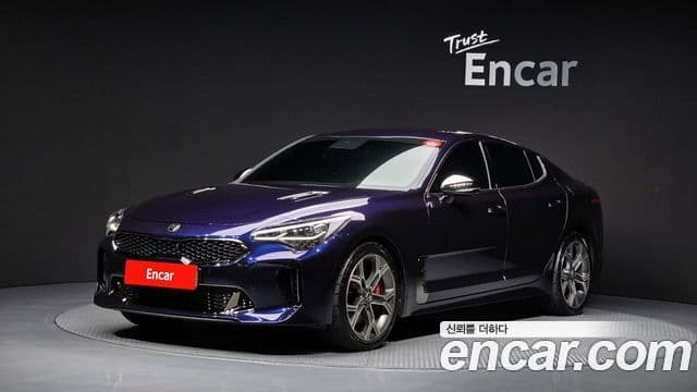 Kia Stinger 2021 — Фото 1/20